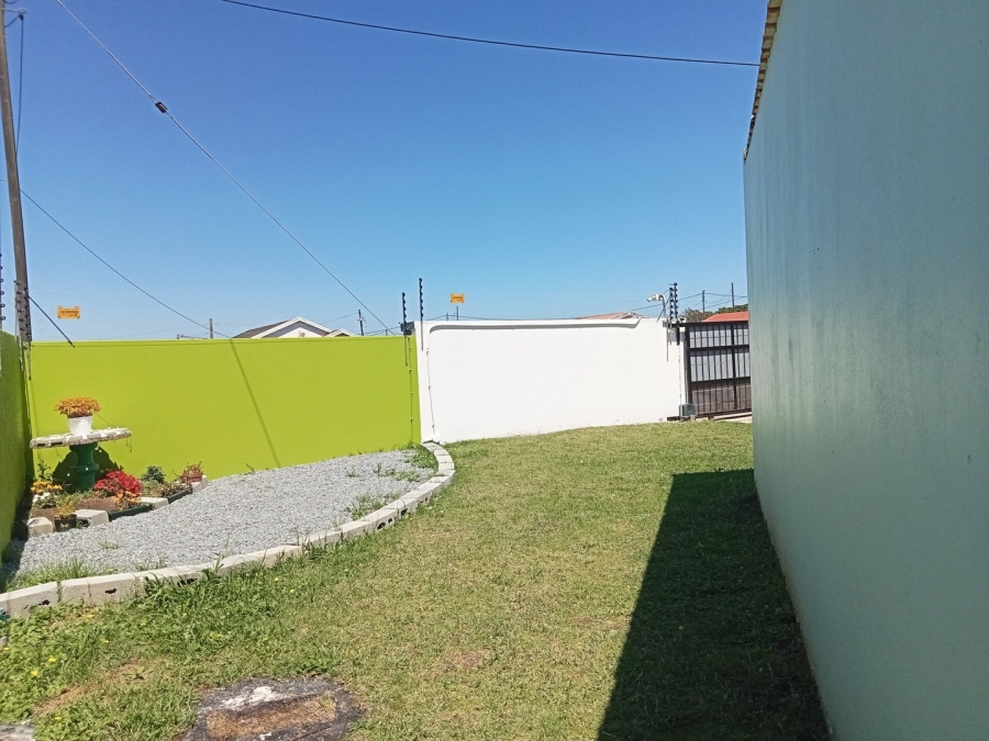 5 Bedroom Property for Sale in Siyakha Eastern Cape